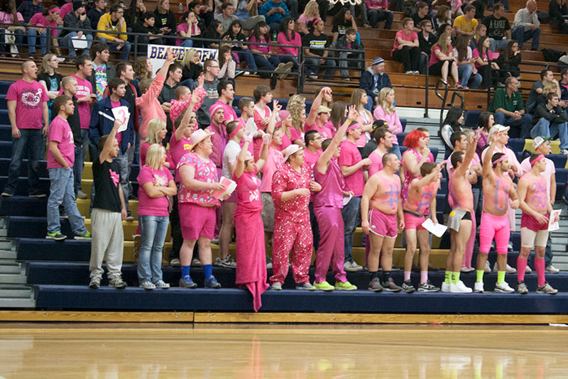 Pink-out+on+the+court